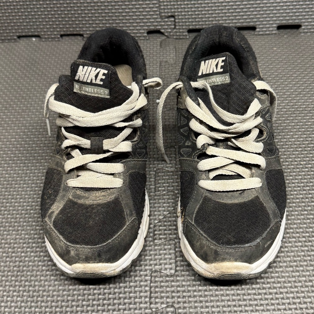 Nike Air Relentless 2 Sneakers